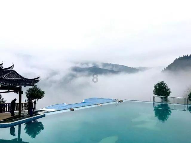 上升的五彩石